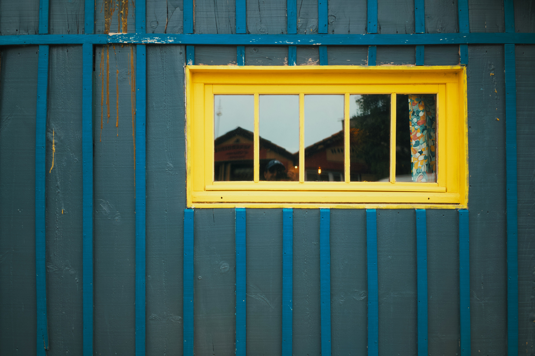 Vergilbter Kunststoff Fensterrahmen