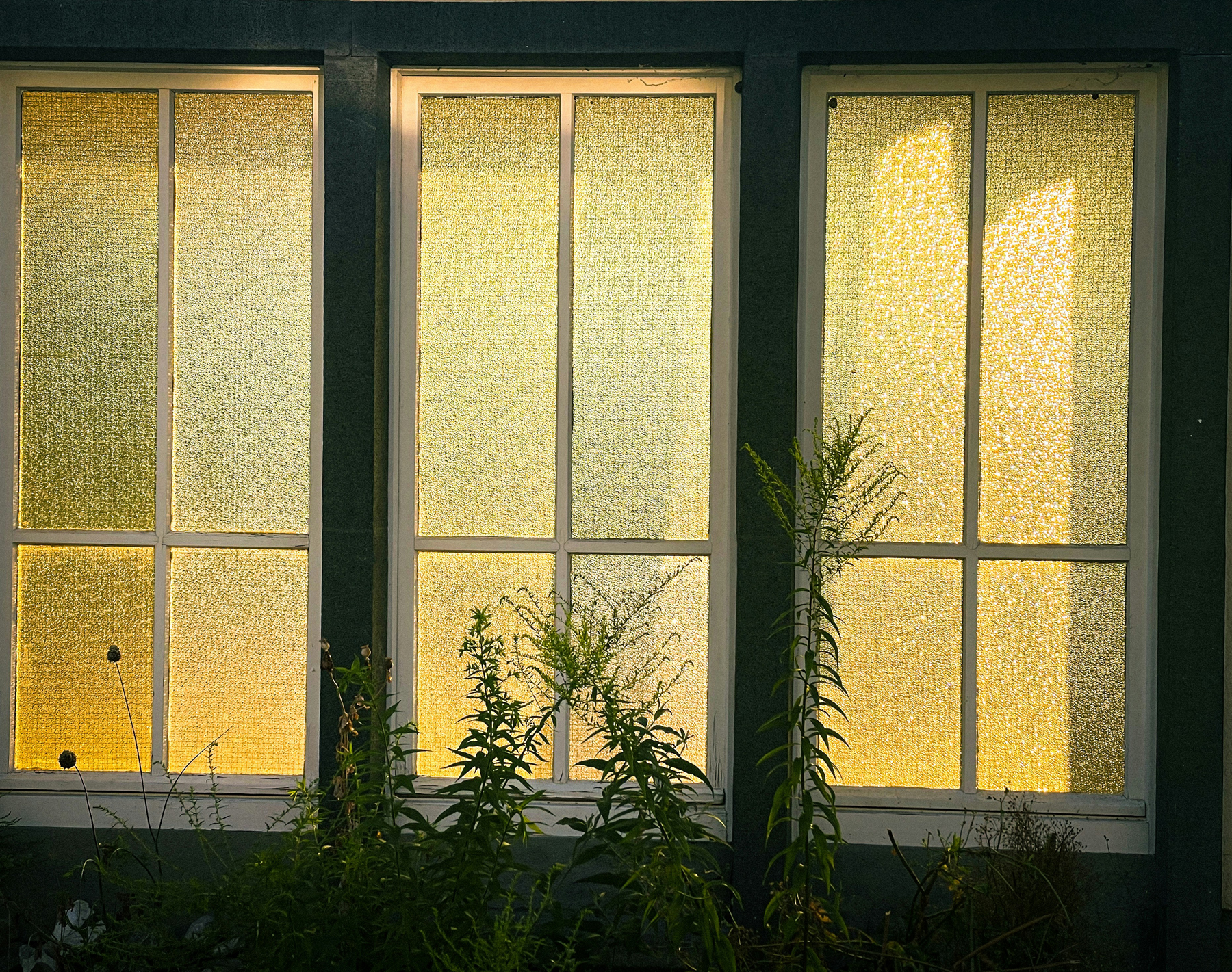 Vergilbter Fensterrahmen