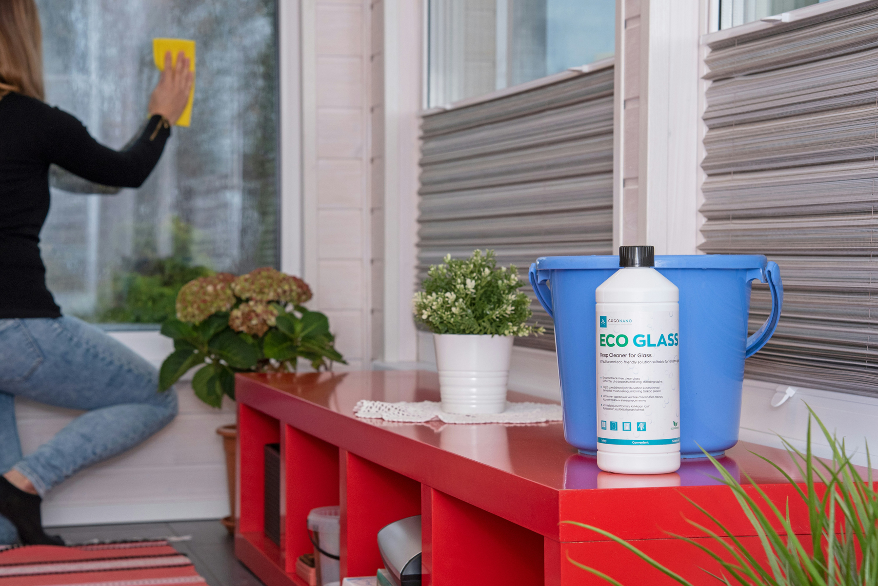 Fensterrahmen mit Wasserflecken